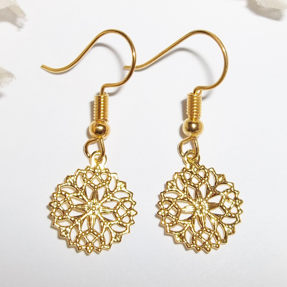 wvluckygirl Jewelry - Gold Filigree Circle Charm Earrings Small Set Minimalist Style Jewelry Gift 4311